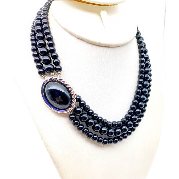Unique Vintage Multistrand Choker, Black Lucite Beads Necklace with Oval Cabocho - Picture 3 of 4